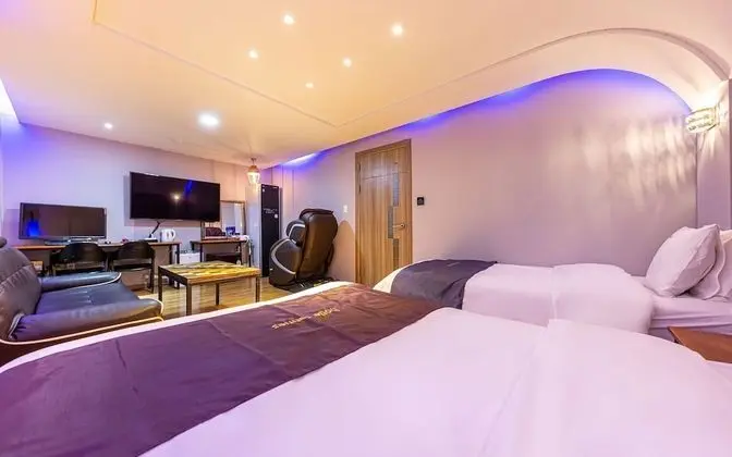 Oda (Deluxe room twin (high-end PC + massa)