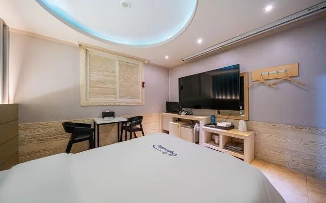 Oda (Cinema Room (Netflix can be watched i)