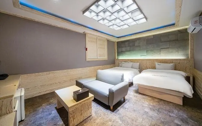 Oda (Large Twin Room)