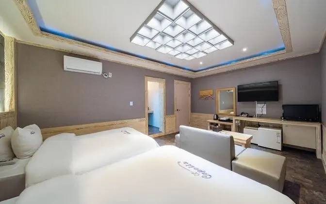 Oda (Large Twin Room)