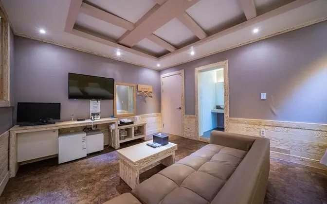 Oda (Large Twin Room)