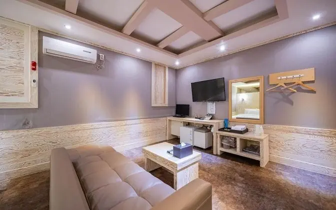 Oda (Large Twin Room)