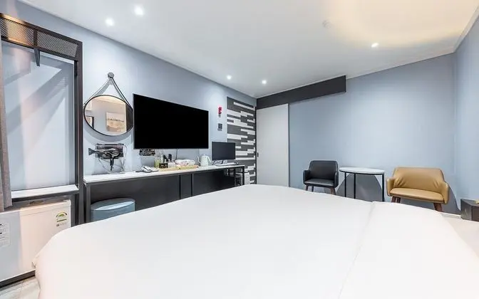 Oda (Standard (Netflix available natural h)