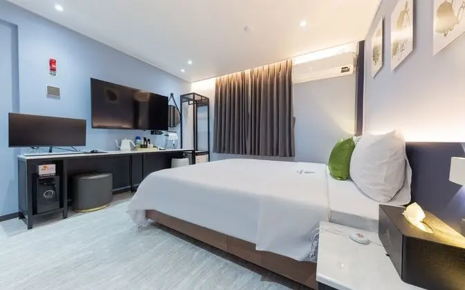 Oda (Standard (Netflix available natural h)