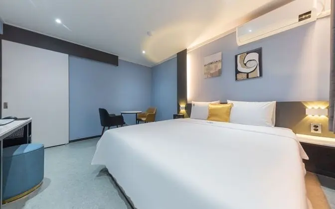 Oda (Standard (Netflix available natural h)