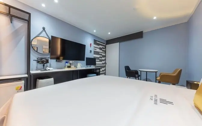 Oda (Standard (Netflix available natural h)