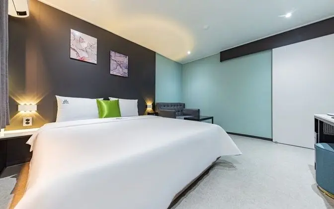 Oda (Standard (Netflix available natural h)