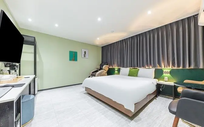 Oda (Suite Massage (Netflix available mass)