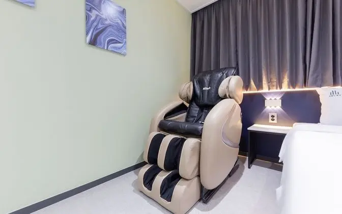 Oda (Suite Massage (Netflix available mass)