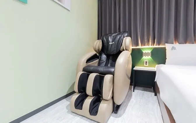 Oda (Suite Massage (Netflix available mass)