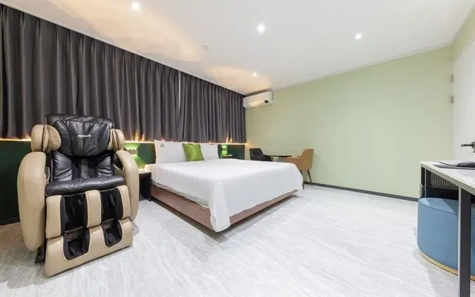 Oda (Suite Massage (Netflix available mass)