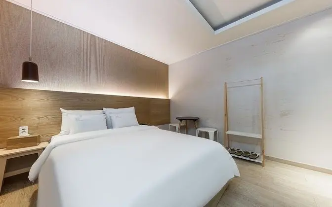 Oda (Standard (Netflix Available))