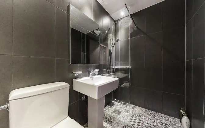 Oda (Standard (Netflix Available))