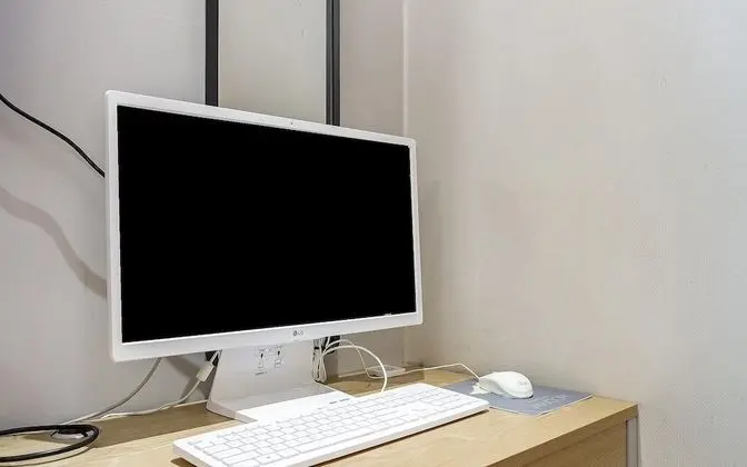 Oda (Twin (Netflix Available))