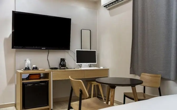 Oda (Twin (Netflix Available))