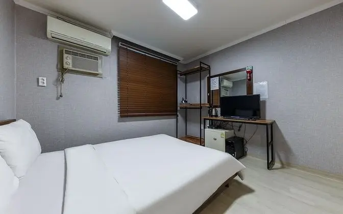 Oda (Single room for one person (no consec)