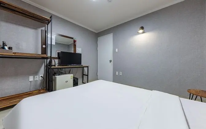 Oda (Single room for one person (no consec)