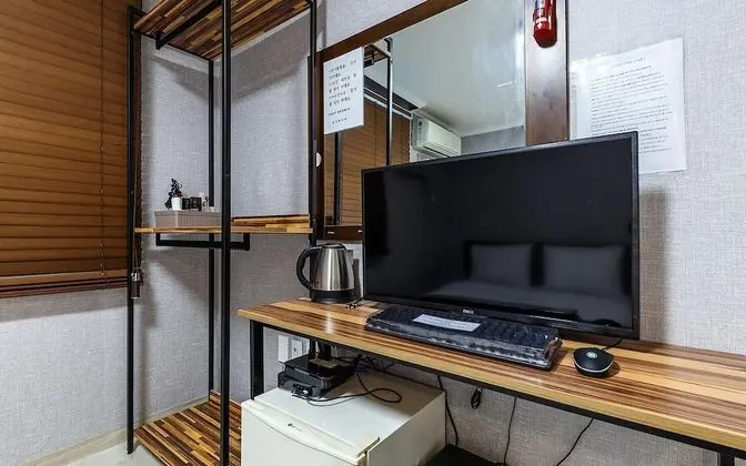 Oda (Single room for one person (no consec)