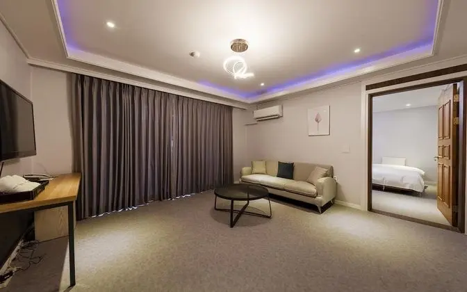 Oda (Party Room (3 Bed Netflix Available H)