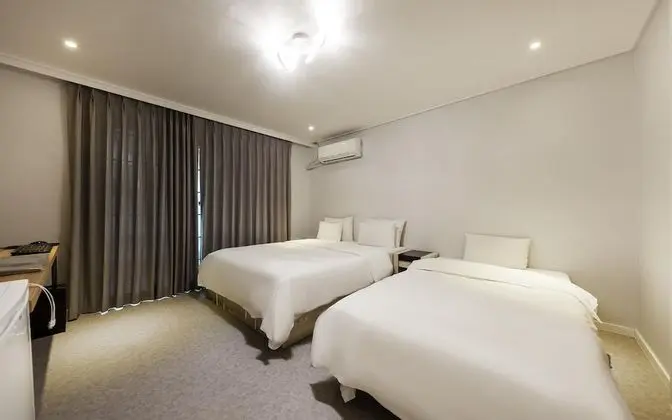 Oda (Party Room (3 Bed Netflix Available H)