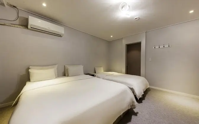 Oda (Party Room (3 Bed Netflix Available H)