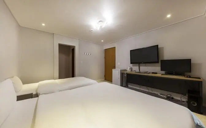 Oda (Party Room (3 Bed Netflix Available H)