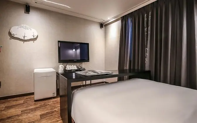 Oda (Special room movie room (Netflix high)