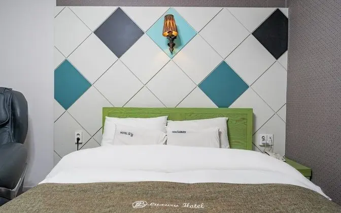 Oda (Semi-special room (65 inch TV single )