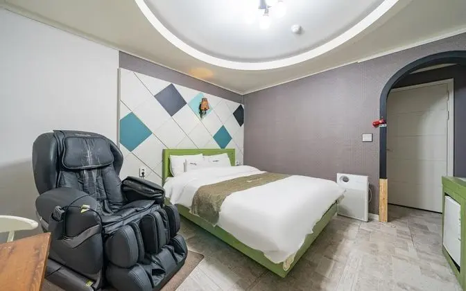 Oda (Semi-special room (65 inch TV single )