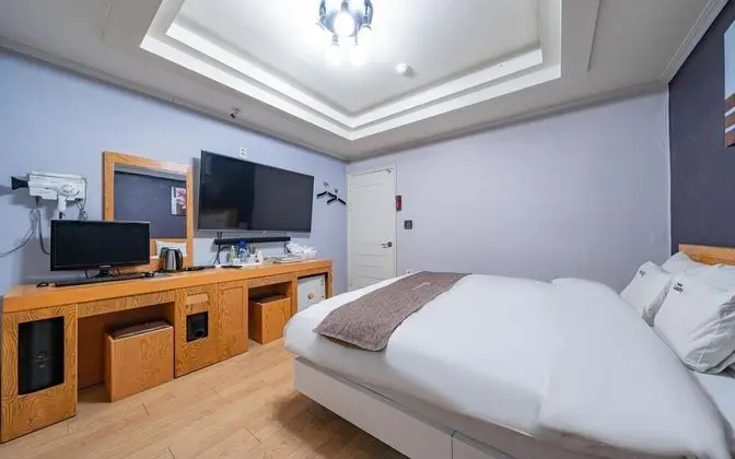 Oda (Standard room (60 inch TV bathtub air)