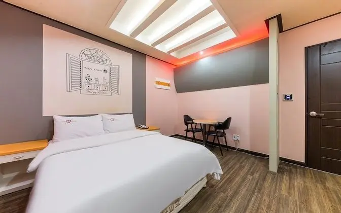 Oda (Standard Room A (Netflix Available Sp)