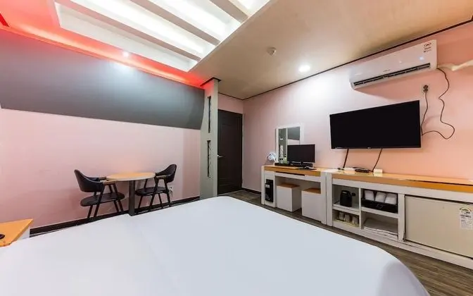 Oda (Standard Room A (Netflix Available Sp)