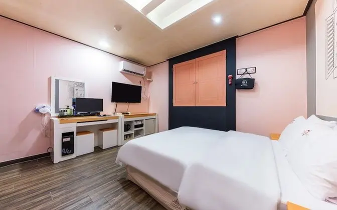 Oda (Standard Room A (Netflix Available Sp)