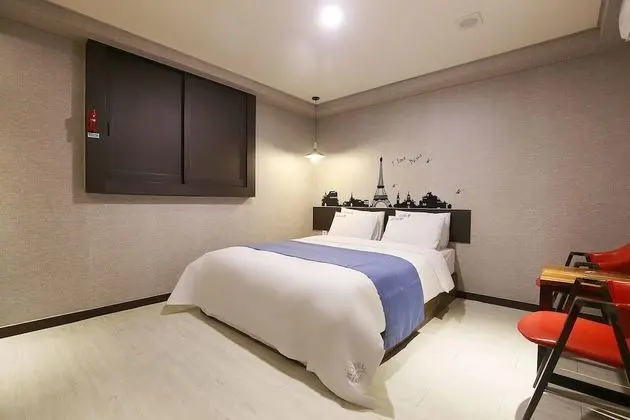 Oda (Non-smoking room (Netflix available))