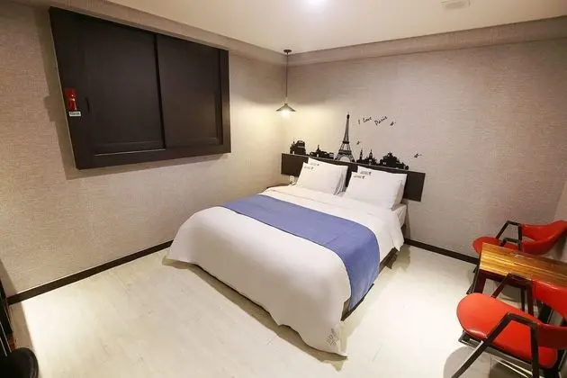 Oda (Non-smoking room (Netflix available))