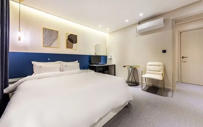 Oda (Comfy Room (Netflix Available TV))