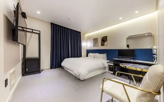 Oda (Comfy Room (Netflix Available TV))