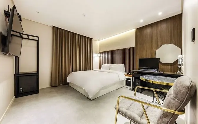 Oda (Comfy Room (Netflix Available TV))