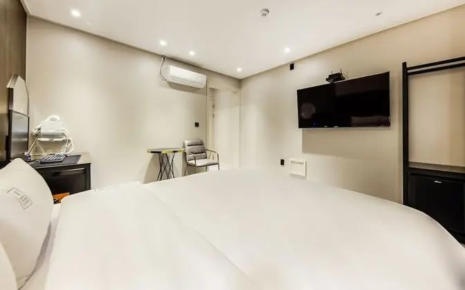 Oda (Comfy Room (Netflix Available TV))