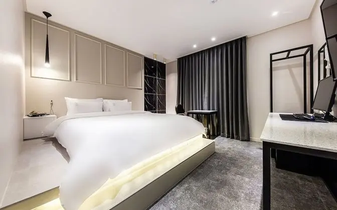 Oda (Dreaming Loft (Netflix Available TV))