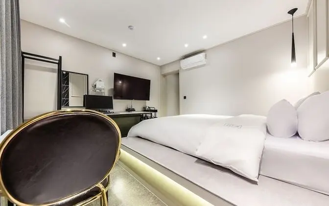 Oda (Dreaming Loft (Netflix Available TV))