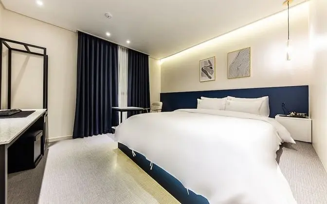 Oda (Dreaming Loft (Netflix Available TV))