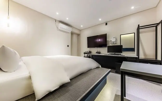 Oda (Dreaming Loft (Netflix Available TV))