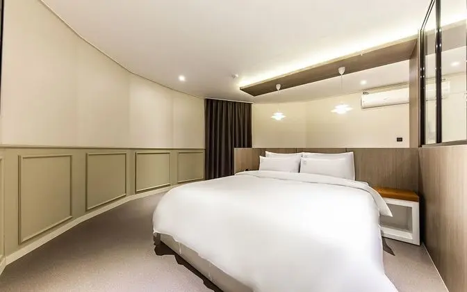 Oda (Our Secret Place (Netflix Available T)