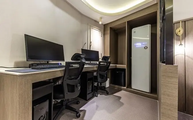 Oda (Our Secret Place (Netflix Available T)