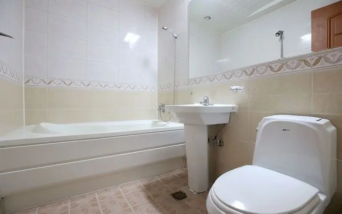 Oda (Massage chair (65 inch TV Netflix ava)