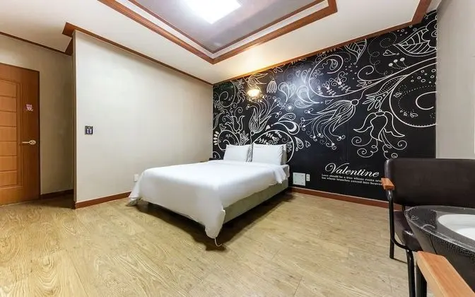 Oda (Standard room (65-inch TV Netflix ava)