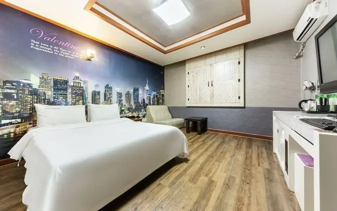 Oda (Standard room (65-inch TV Netflix ava)