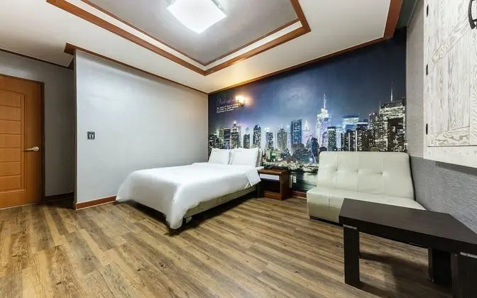 Oda (Standard room (65-inch TV Netflix ava)