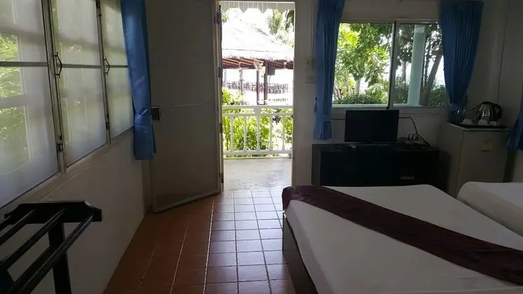 Bungalow, Garden View